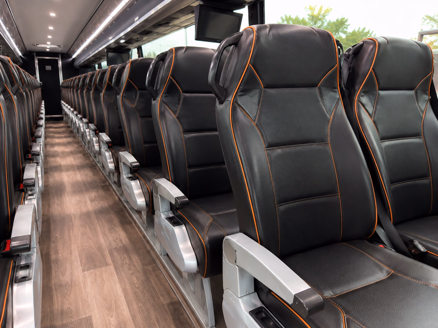 hotel shuttle loops between lakewood hotels and your venue