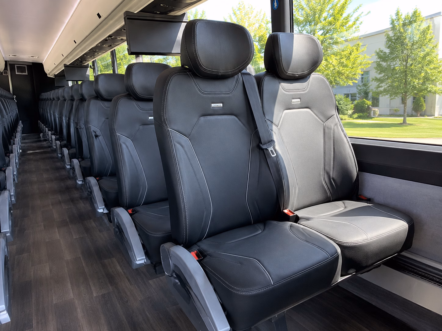 how the type of bus changes the price in lakewood colorado