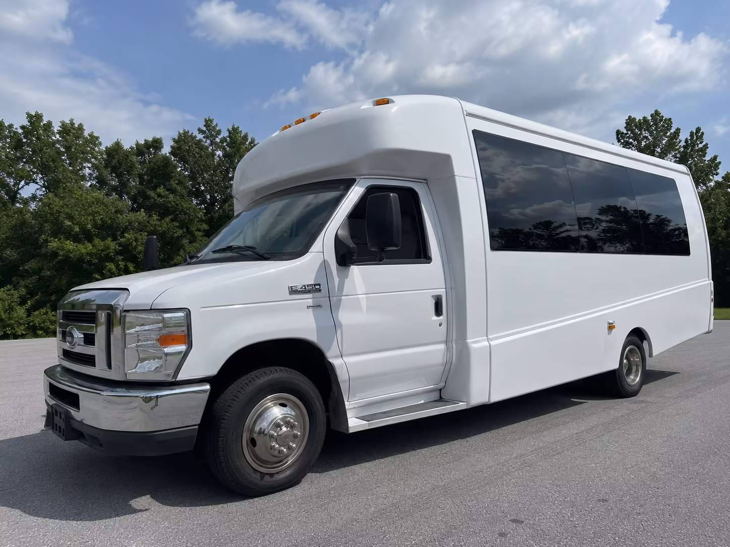 party buses for lakewood prom night that keep the energy going all evening